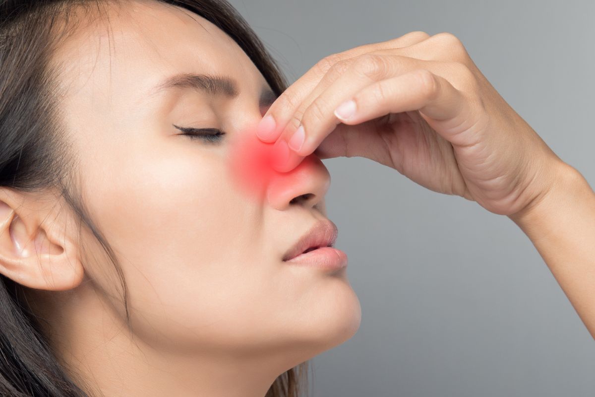 How to Use Acupressure to Stop a Nosebleed