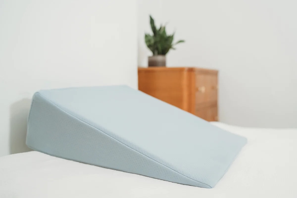 How to Use a Wedge Pillow